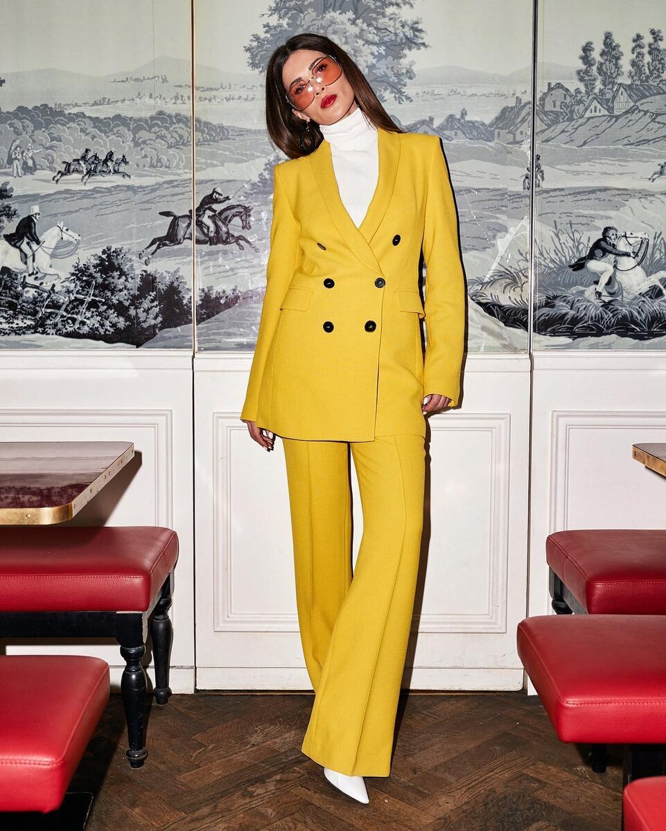 @shortstoriesandskirts/