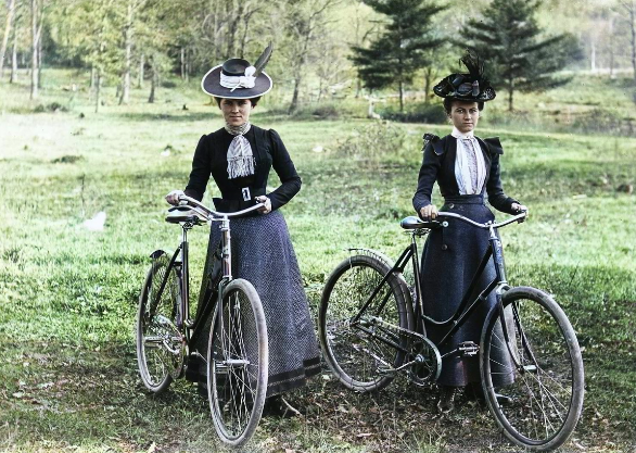 Редкие кадры жизни Европы и США столетней давности