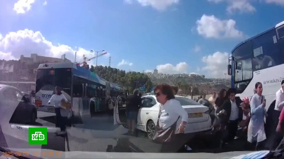    Нетаньяху созвал экстренное совещание после теракта в Иерусалиме