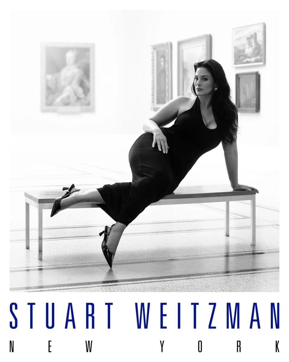    Эшли Грэм и Эмма Чемберлен снялись для бренда Stuart Weitzman (фото 1)