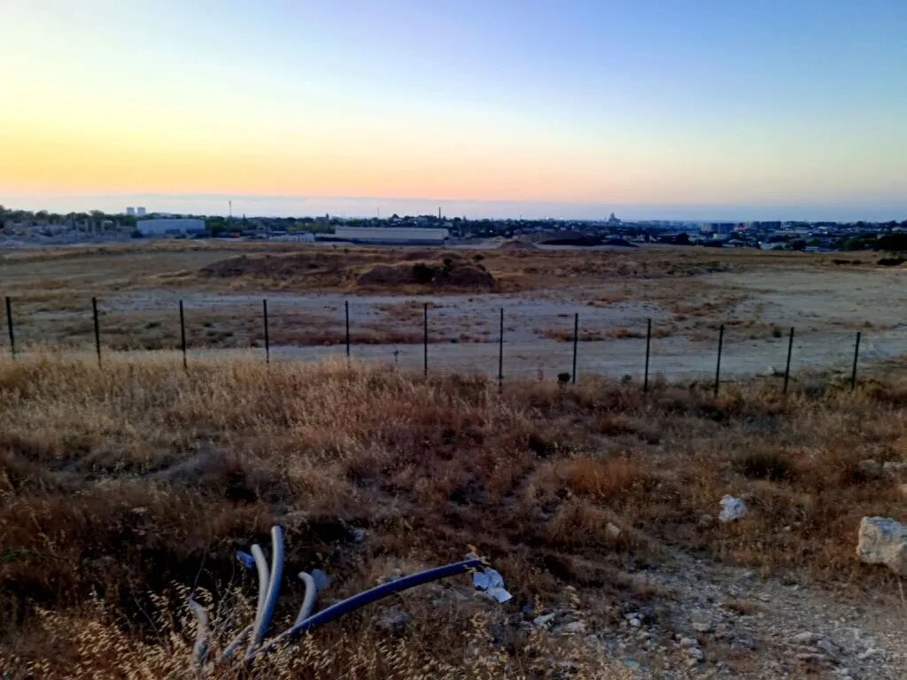 Отсутствие коммуникаций и наличие свалки - главные препятствия на пути создания индустриального парка в Севастополе. // Фото: «Эксперт Юг»