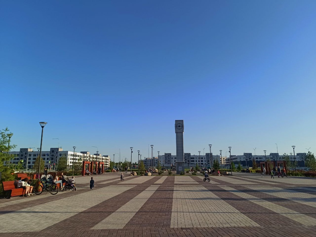 Площадь Солнца в ЖК Солнечный город в Санкт-Петербурге.