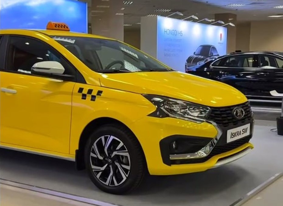    Адаптированную под такси Iskra недавно показали на профильном форуме Автор фото: скриншот с видео Общественного института развития такси и городской мобильности