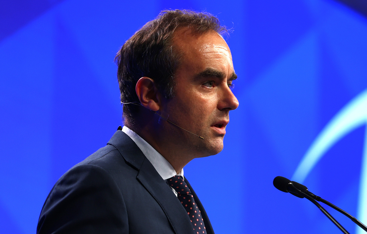    Премьер-министр Франции Себастьен Лекорню  Yong Teck Lim/Getty Images