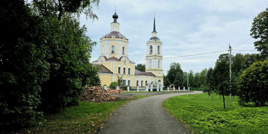 «Голое чело» непогребённых: родовая гордыня и эхо гражданской войны в Подмосковье