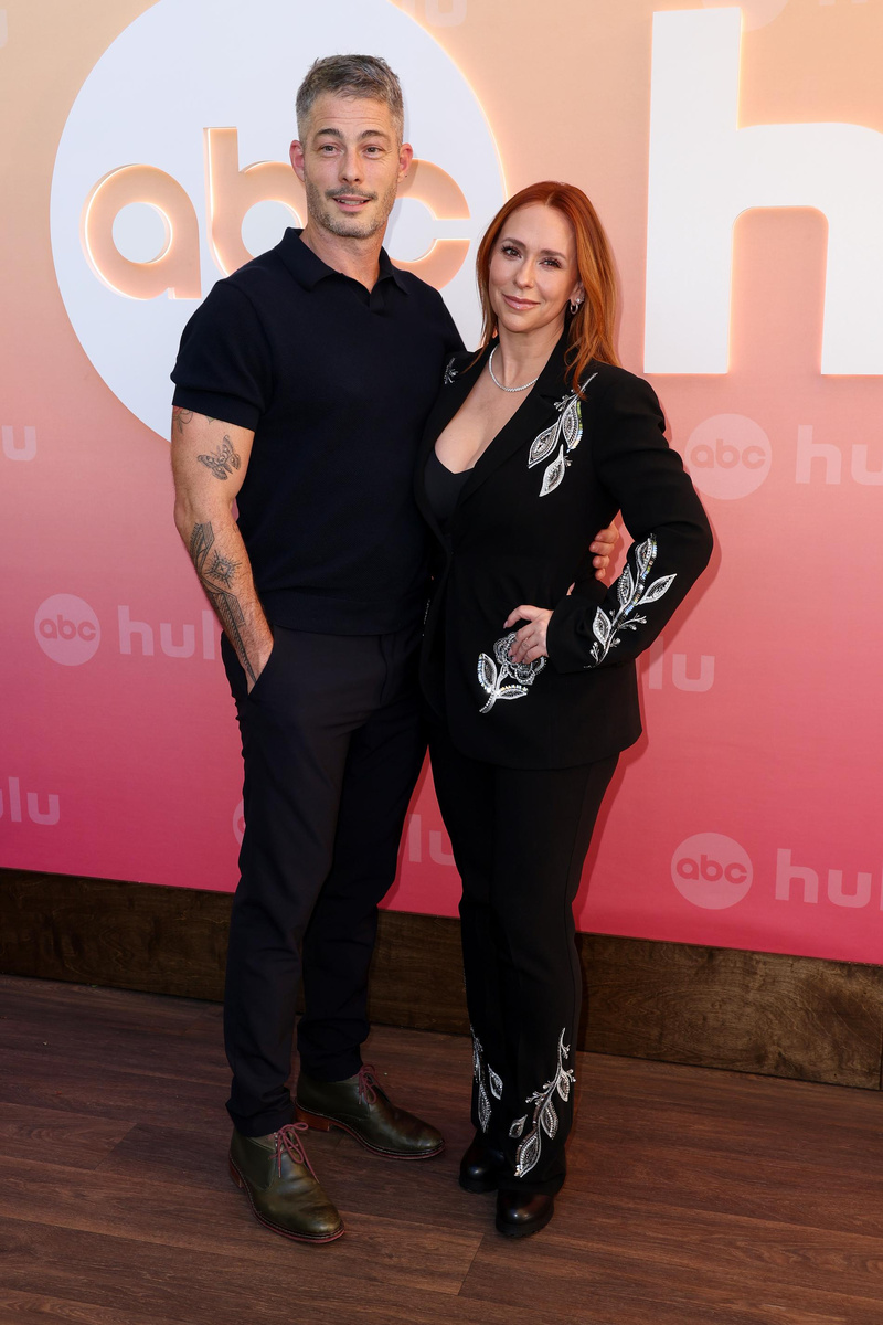    Дженнифер Лав Хьюитт и Брайан Хэллисей. Фото: Getty Images