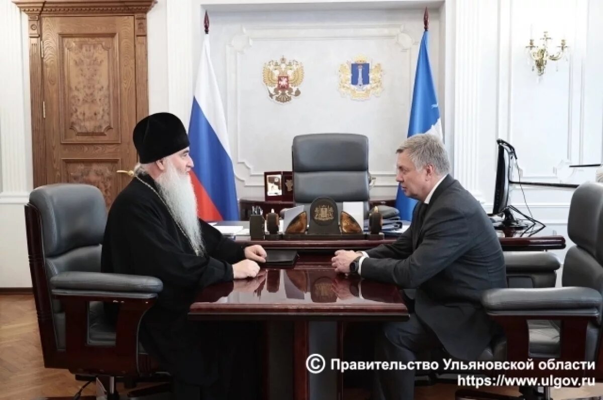    Митрополит Лонгин рассказал губернатору о возведении храмов и помощи бойцам