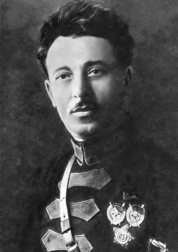 Начальник Железной дивизии Гай.