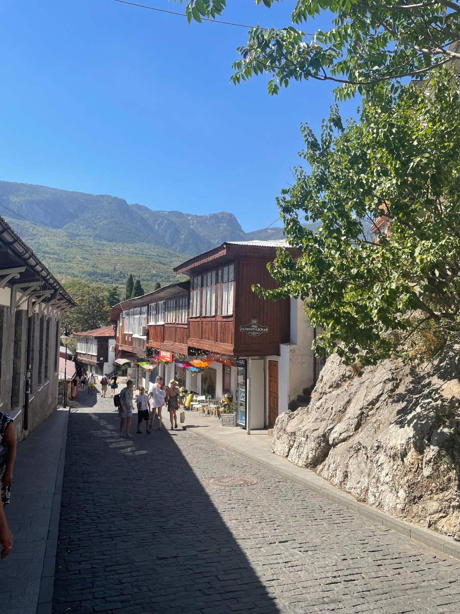 Улица Ленинградская