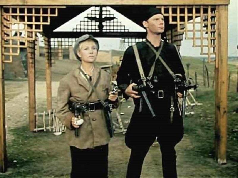     Н. Румянцева и В. Кадр из фильма «Крепкий орешек» (1967). Фото: en.topwar.ru Фотография взята из открытых источников.