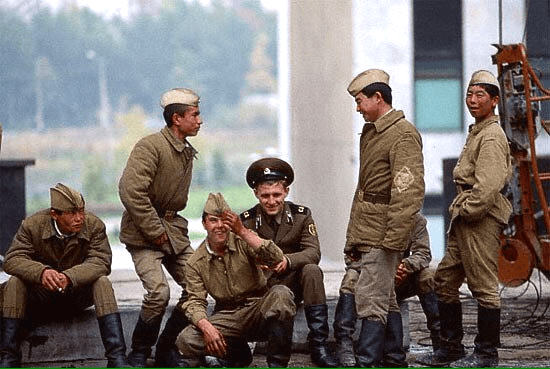 Старослужущие.