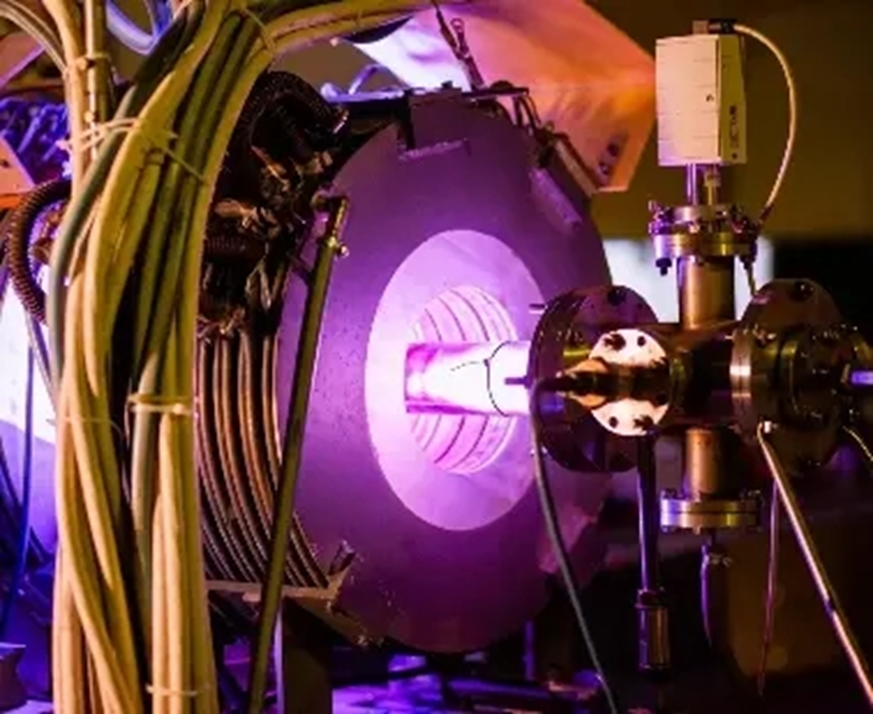 Прототип плазменного двигателя. Фото: Роскосмос