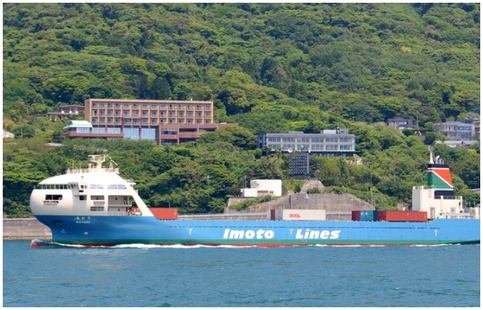 Рассмотрим корабль с другого ракурса.