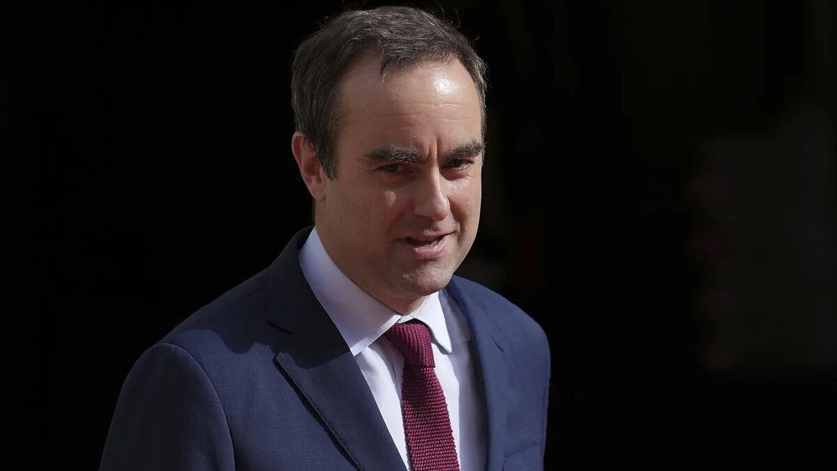   Aurelien Morissard / AP- Себастьен Лекорню