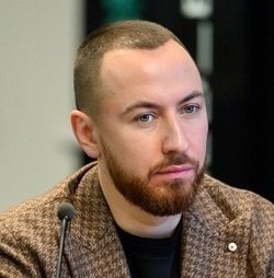    — Если смотреть на ситуацию на рынке недвижимости глобально, в масштабах всей страны, то Герман Оскарович, безусловно, прав. В условиях отсутствия доступных ипотечных кредитов, льготные программы продолжат выступать основным способом покупки жилья. Все дело в том, что в большинстве регионов предложение формируют ЖК стандарт и комфорт-класса, для которых льготные программы остаются релевантны в силу их стоимости. Другое дело Татарстан и Казань — здесь иной баланс, и проекты бизнес-класса занимают большую долю на рынке, — заметил гендиректор СМУ-88 Наиль Галеев.