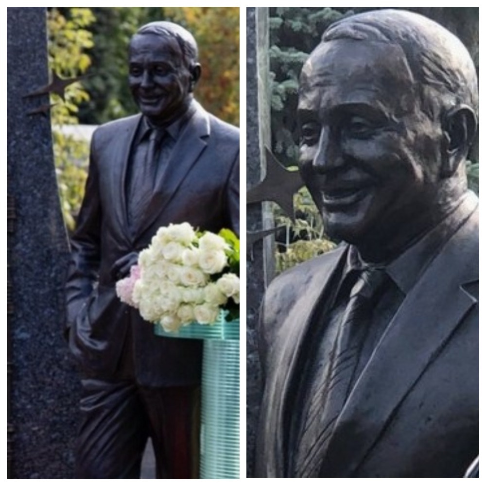 Он стоит у массивной трибуны - символа КВН, где за десятилетия сменились сотни команд, но ведущий оставался неизменным. 