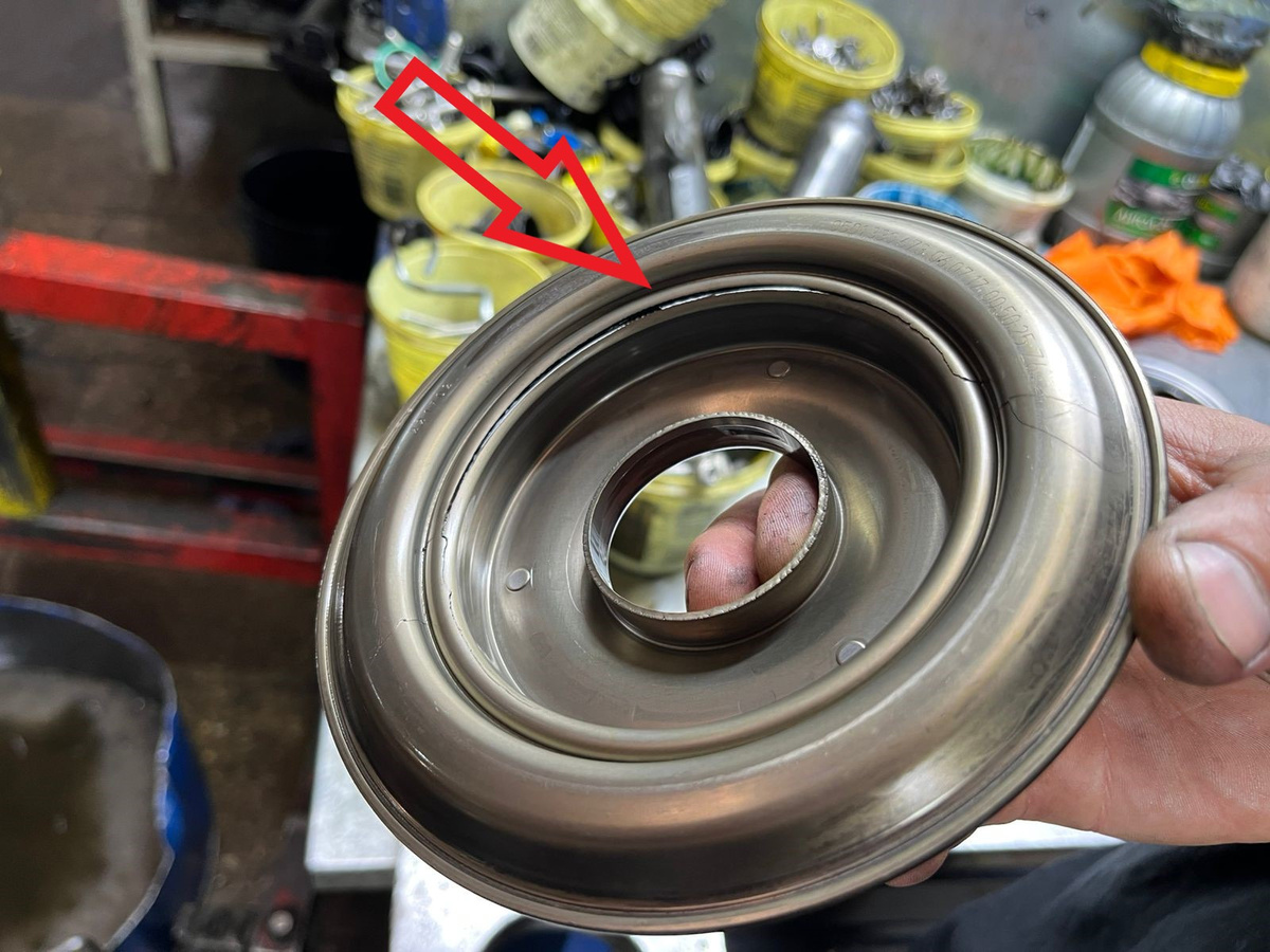 Ожидаемая трещина пакета C, которая в этот раз заметна даже без графических указателей.