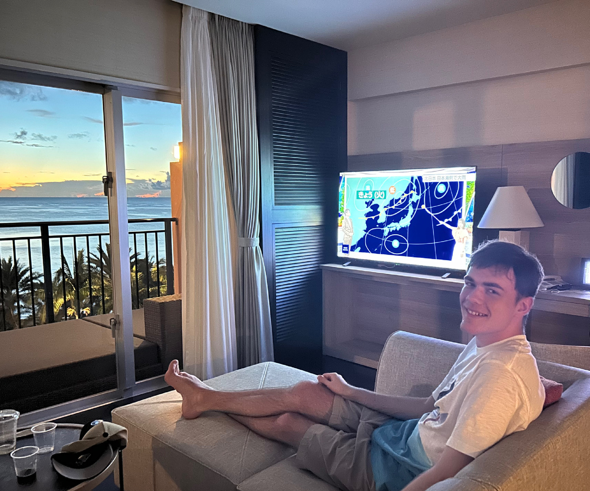 Сын тоже считает, неплохо бы сюда переселиться😁 «Чтоб всегда так жил!»