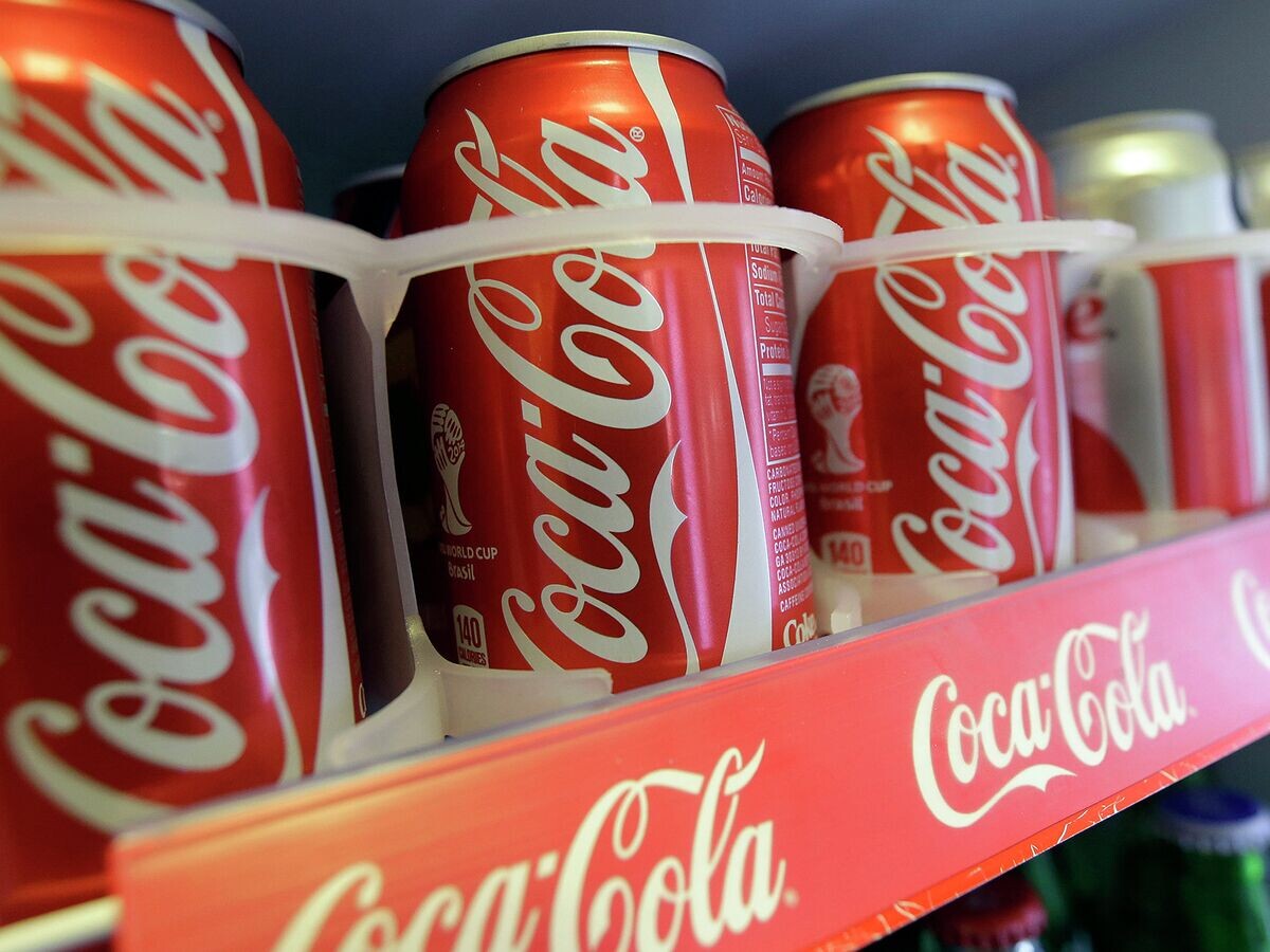    Продукция компании Coca-Cola© AP Photo / Jeff Chiu