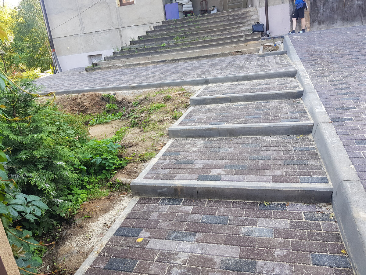 Тротуарный бордюр в Ижевске, содовый бордюр. Завод ЖБИ в Ижевске БрусчаткаПРО.рф, +7(3412)243-254, +7(950)176-18-85 (WhatsApp, Telegram)