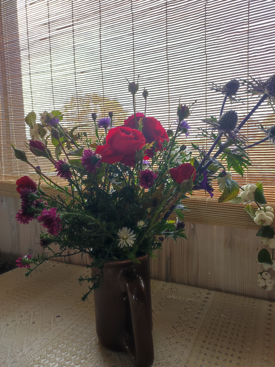 Последний дачный букетик этой осени.