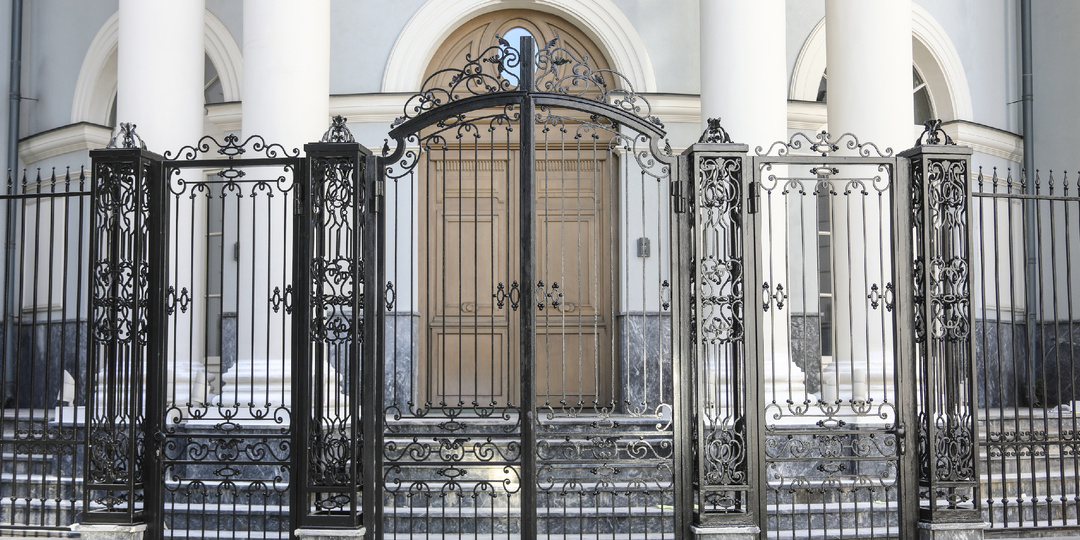 Особняк поставщика «Боинга» в Кривоарбатском переулке. Молодая классика у «Стены Цоя»