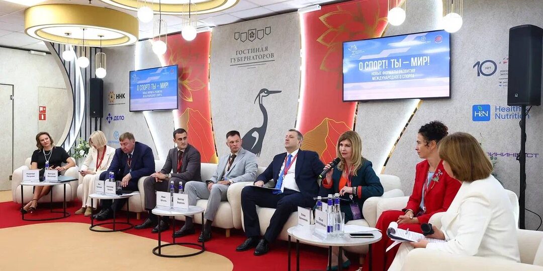 Легенды российского спорта участвовали в сессии «О спорт! Ты – мир!» Восточного Порта на ВЭФ
