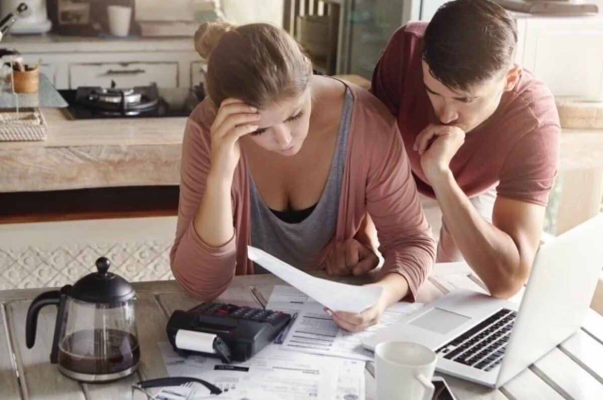    Омичка судится с властями из-за квартиры с огромными долгами