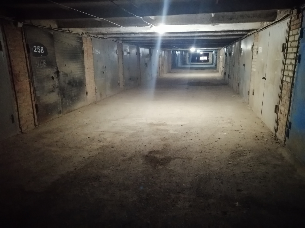 Для обеспечения сухости гаража обязательно нужно, чтобы ваш гараж находился непосредственно под крышей, чтобы у вас был доступ к крыше.