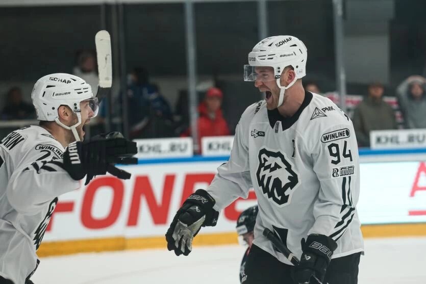 Фото: ХК «Нефтехимик» и ХК «Трактор»