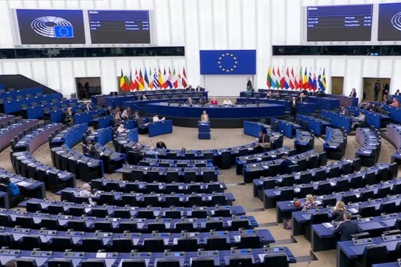    Кая Каллас выступила в пустом зале Европарламента с требованием продолжать войну на Украине