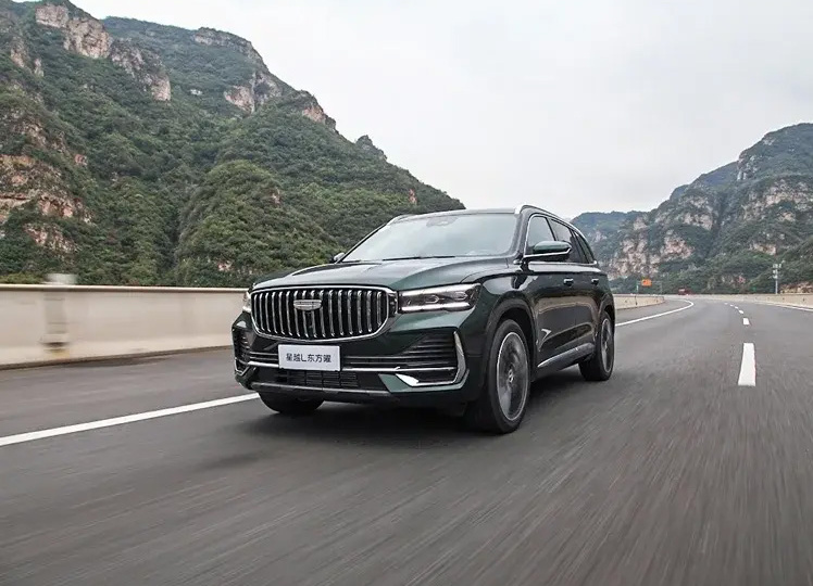 Geely Monjaro 2025: почему этот кроссовер всё ещё в топе продаж в России?