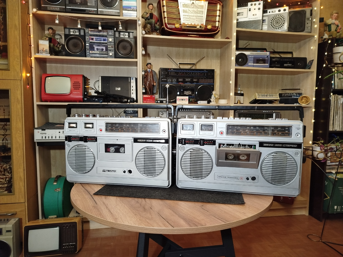 а мог просто из сети надёгать фото 