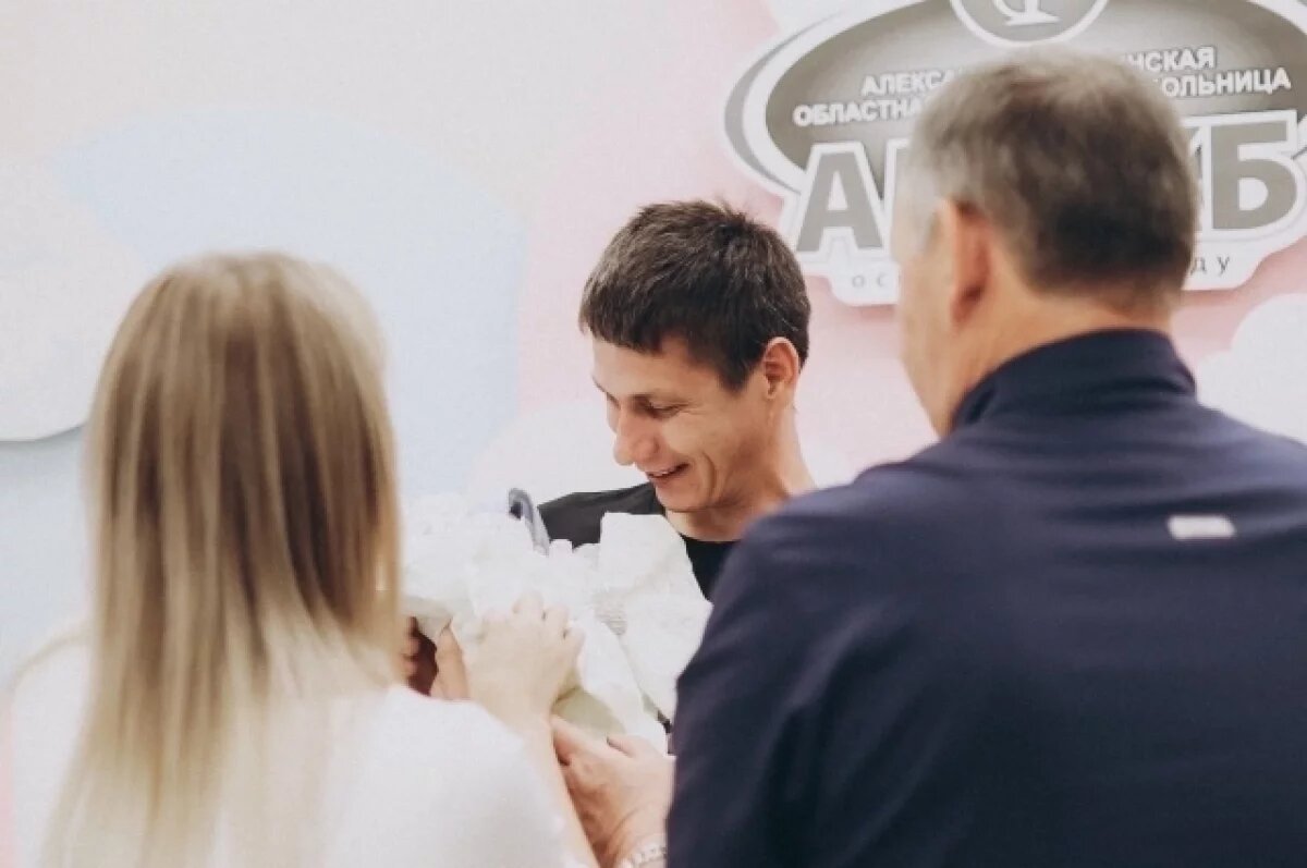    В перинатальном центре Астрахани выписали девочку, рождённую с весом 920 гр