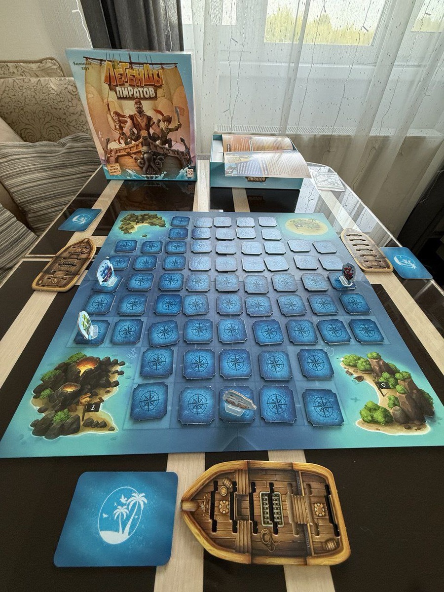 Игровое поле (зелёный кораблик не на своем месте)