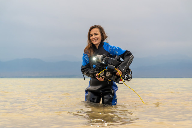 Запуск подводного дрона на Иссык-Куле. Фото: Михаил Фролов / «Комсомольская правда»