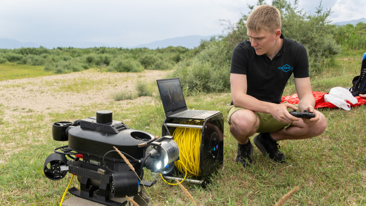 Оператор дрона Данил Репин. Фото: Фото: Михаил Фролов / «Комсомольская правда»