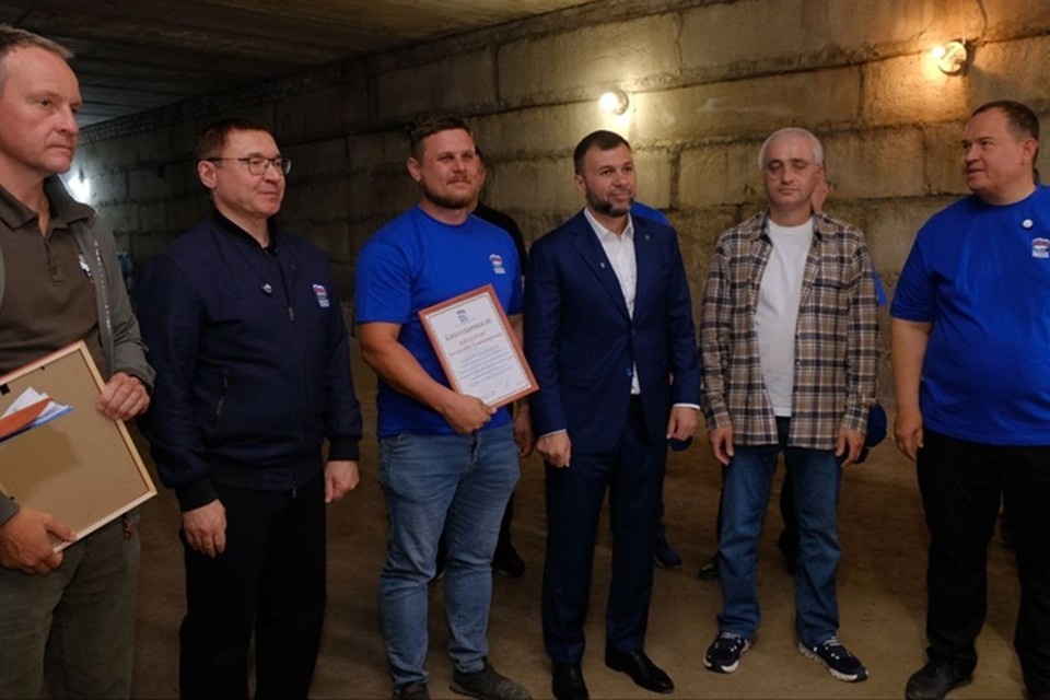    Владимир Якушев и Денис Пушилин поблагодарили активистов ДНР за доставку воды. Фото: ТГ/Пушилин