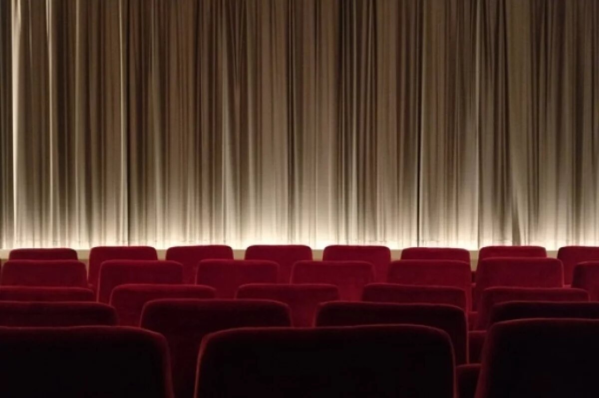    В театре им. Тимчурина назвали дату первого спектакля на сцене им. Камала