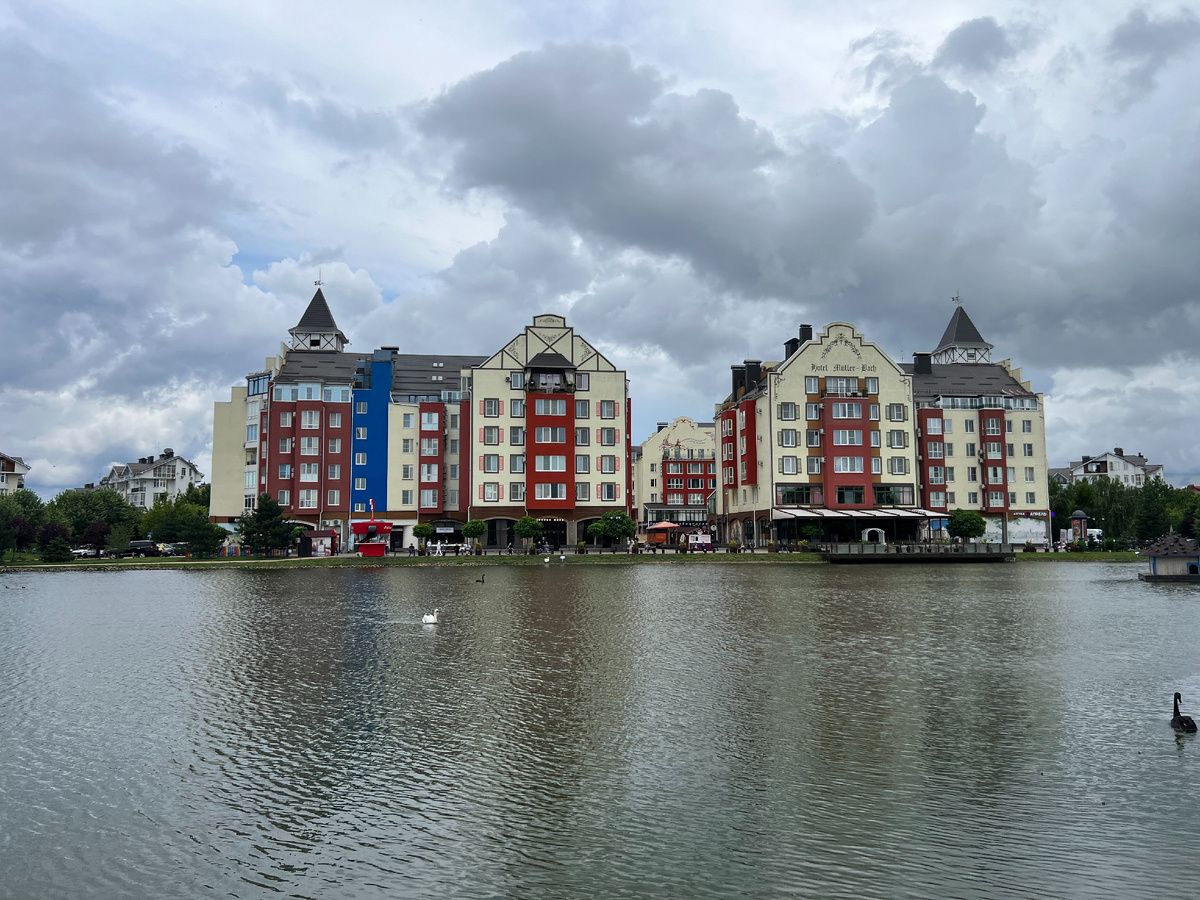 Один из необычных ЖК который мы увидели в путешествии летом. г. Краснодар