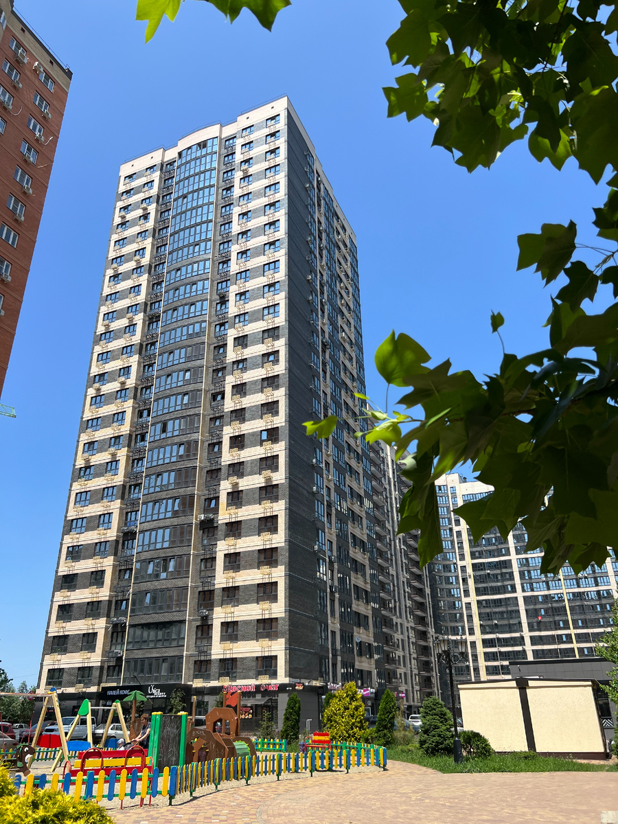 Несколько лет назад недвижимость росла как на дрожжах, сейчас рост замедлился, но он есть