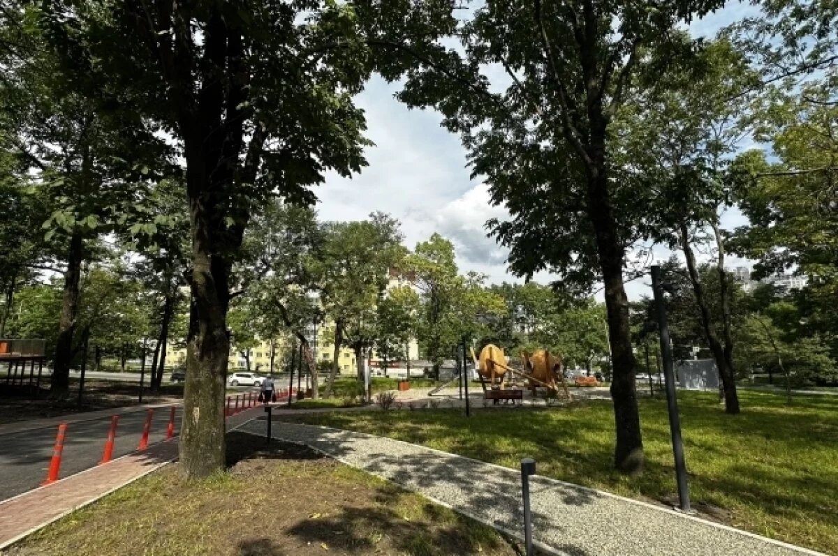    В районе бухты Тихая торжественно открыли благоустроенный сквер