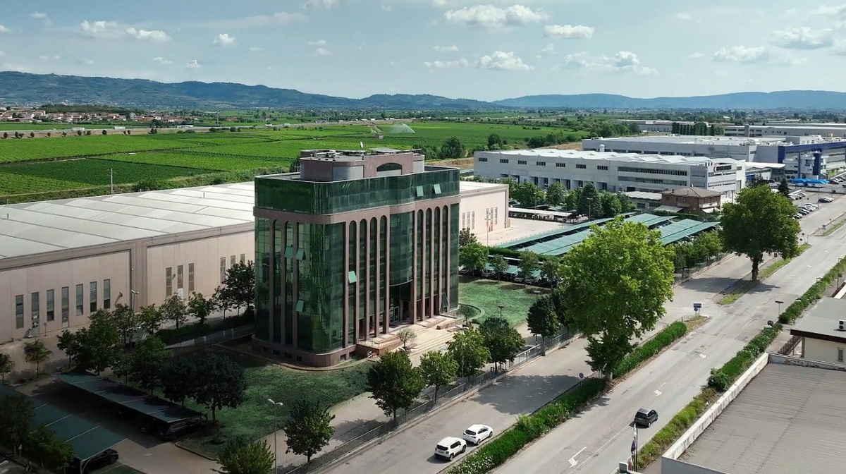 Завод Ferroli в Сан-Бонифачо, Италия