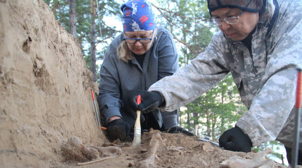 В Якутии обнаружили странное парное захоронение древних жителей возрастом 5500 лет