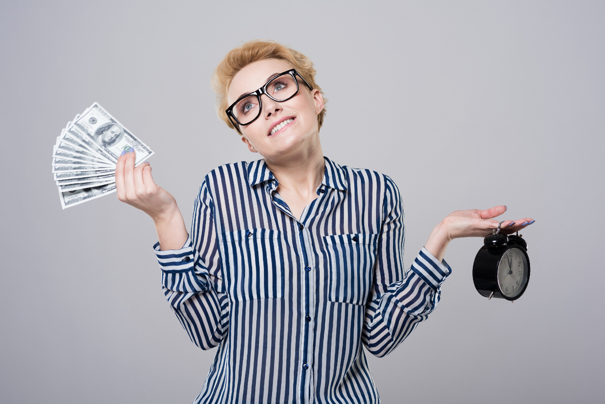 Взять бы в долг без процентов да и улететь на пляж...