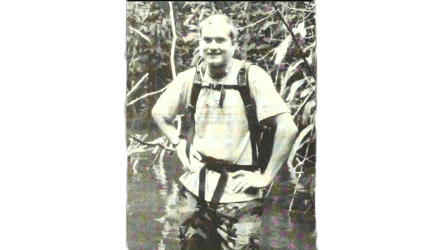 Дэйв Бойер (Dave Boyer), фото из газеты 2002 года. 