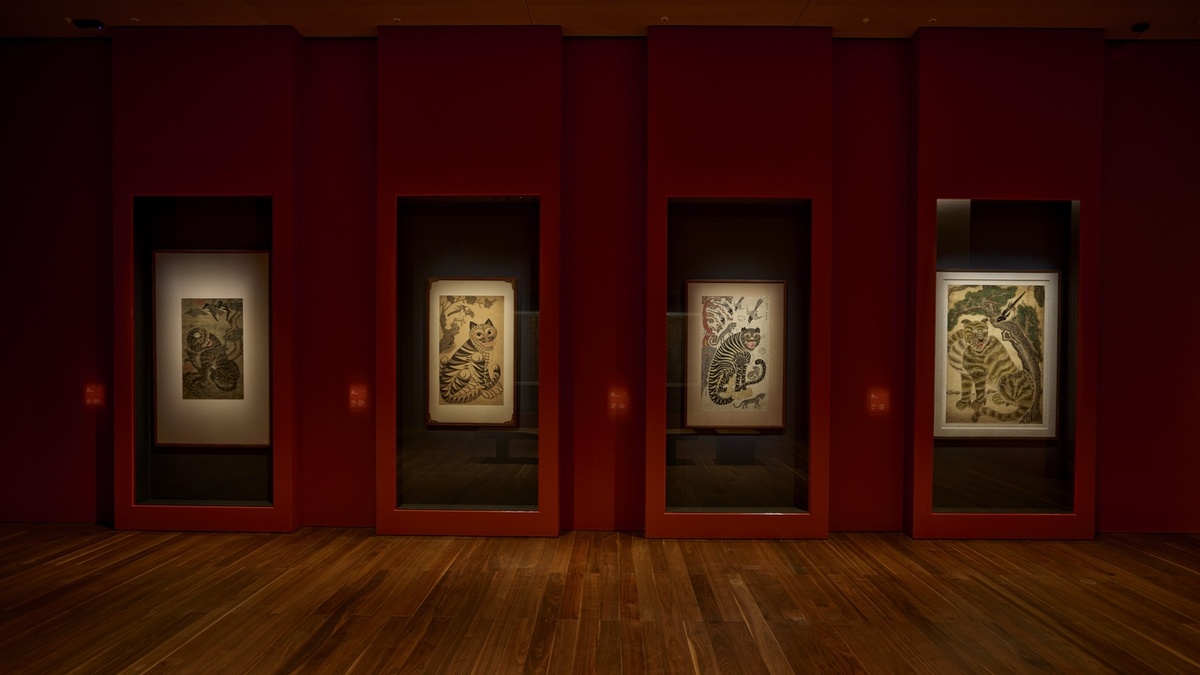 Вид инсталляции «Тигры и сороки» в Художественном музее Лиум в Сеуле (предоставлено музеем)