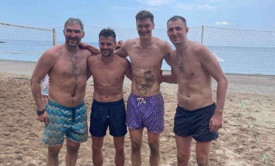    Кобзарь рассказал об игре с Овечкиным в волейбол. Фото: соцсети