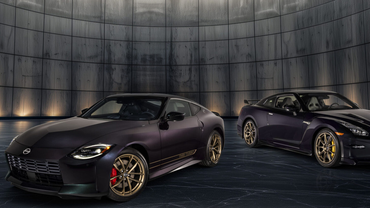    Nissan Z Heritage Edition и Nissan 300ZX. Фото Nissan