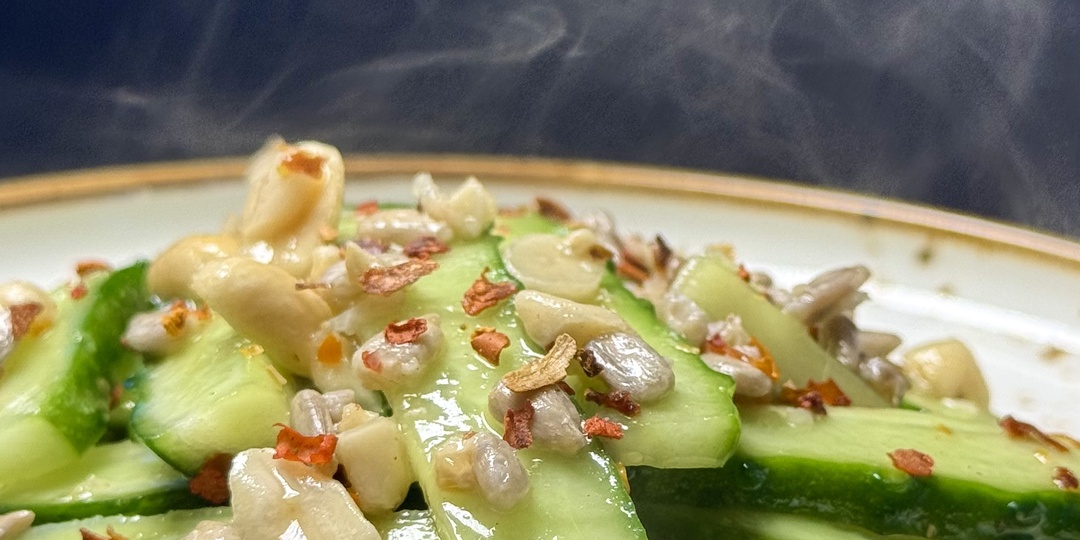 Маринованные огурцы с орехами и перцем чили